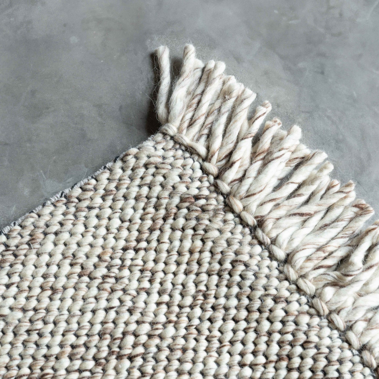 Champo Simplicity Handcrafted Ivory Brown Wool Rug