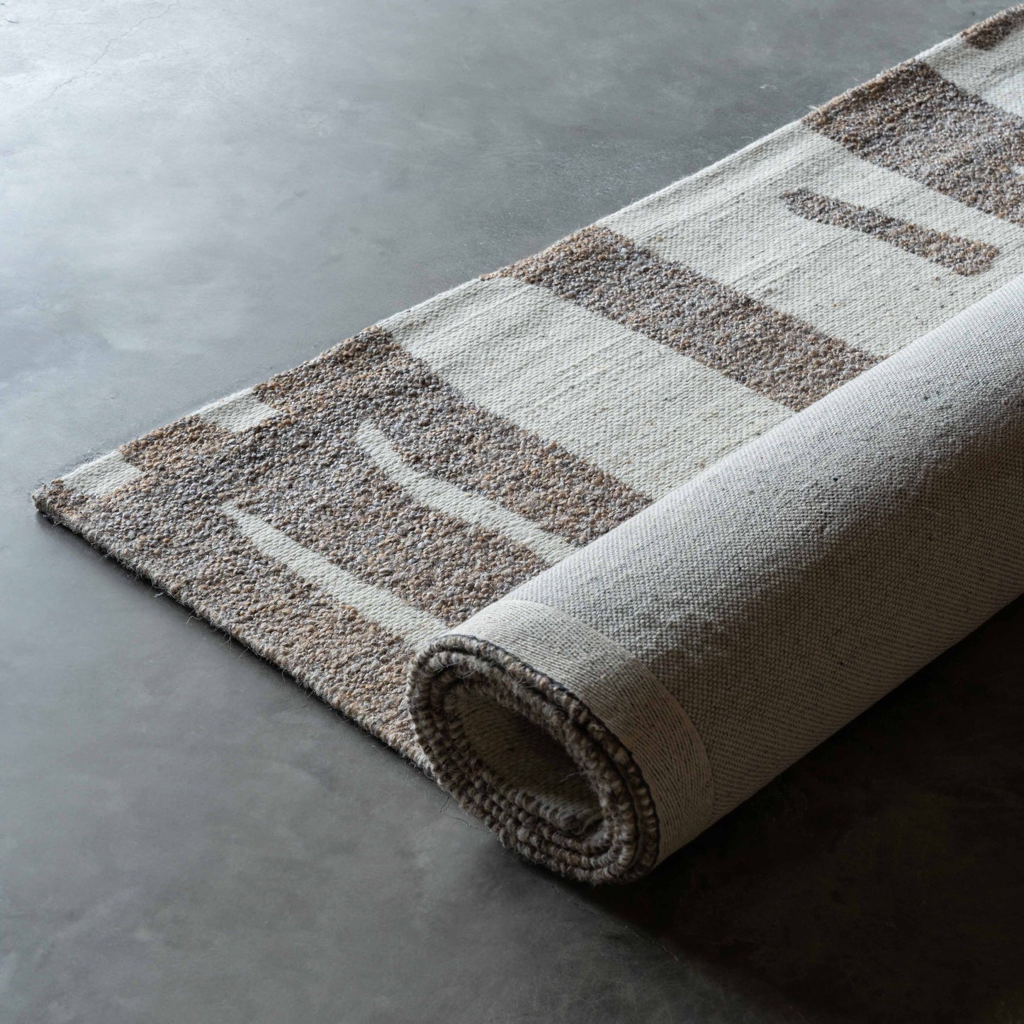 PWL Ivory Brown Handcrafted Beige and Brown Wool Rug -101 Rug